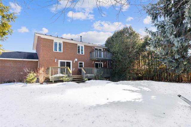 36 Lawnview Dr, House detached with 3 bedrooms, 4 bathrooms and 6 parking in Toronto ON | Image 26