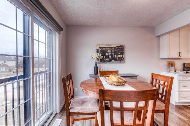 518 Wismer St, House attached with 3 bedrooms, 3 bathrooms and 3 parking in Waterloo ON | Image 2