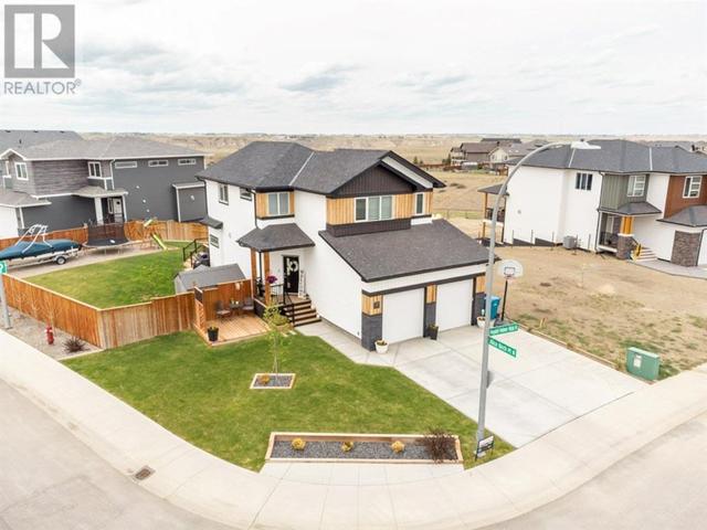 946 Maydell Palmer Vista N, House detached with 3 bedrooms, 2 bathrooms and 5 parking in Lethbridge AB | Card Image