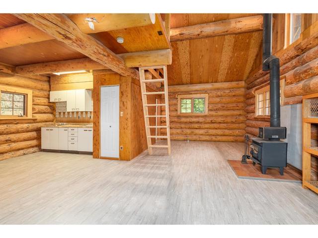 2197 Highway 3, House detached with 2 bedrooms, 2 bathrooms and 4 parking in Central Kootenay C BC | Image 40