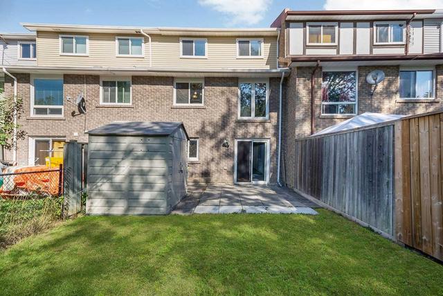 34 Scarsdale Crt, House attached with 3 bedrooms, 2 bathrooms and 2 parking in Brampton ON | Image 19