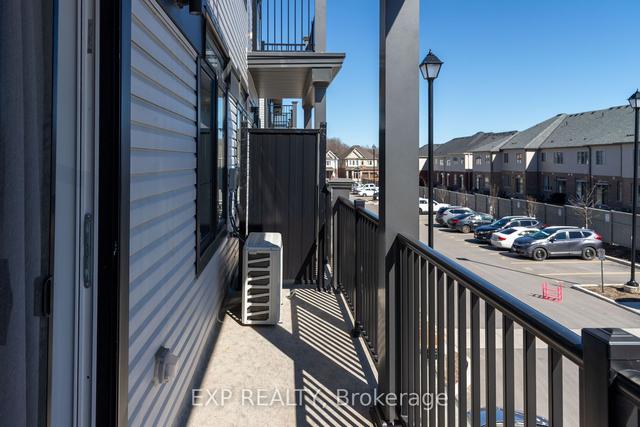 136 Wheat Lane E, Townhouse with 2 bedrooms, 3 bathrooms and 1 parking in Kitchener ON | Image 11