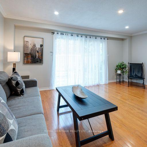 60 - 580 Eyer Dr, Townhouse with 4 bedrooms, 2 bathrooms and 2 parking in Pickering ON | Image 3