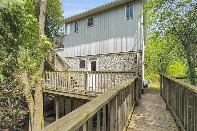 7397 Dolway Drive, House detached with 5 bedrooms, 2 bathrooms and 4 parking in Lambton Shores ON | Image 21