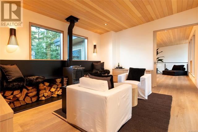 1305 Lynn Rd, House detached with 7 bedrooms, 9 bathrooms and 3 parking in Tofino BC | Image 20