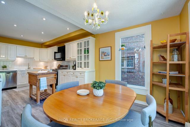 18 Heyworth Cres, House detached with 4 bedrooms, 3 bathrooms and 3 parking in Toronto ON | Image 3