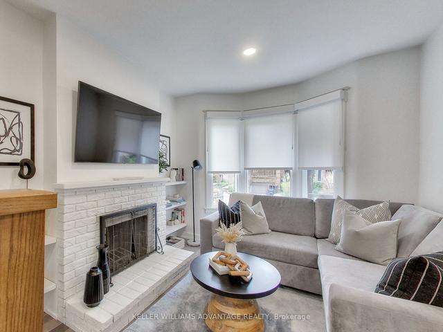 12 Ridley Gdns, House semidetached with 3 bedrooms, 3 bathrooms and 0 parking in Toronto ON | Image 3