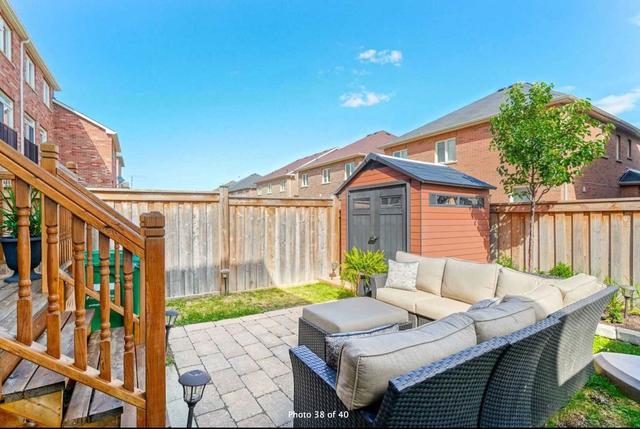 86 Lorenzo Circ, House attached with 3 bedrooms, 4 bathrooms and 3 parking in Brampton ON | Image 22