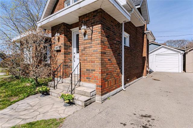 11 Devonshire Avenue, House detached with 3 bedrooms, 1 bathrooms and 4 parking in Brantford ON | Image 39