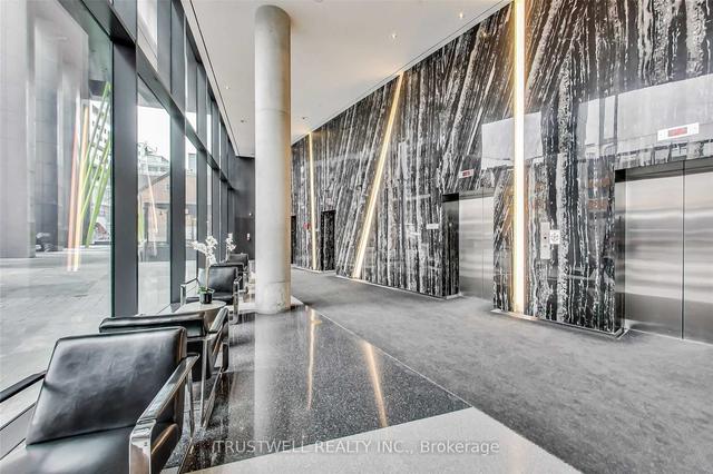 1009 - 125 Peter St, Condo with 2 bedrooms, 1 bathrooms and 1 parking in Toronto ON | Image 28