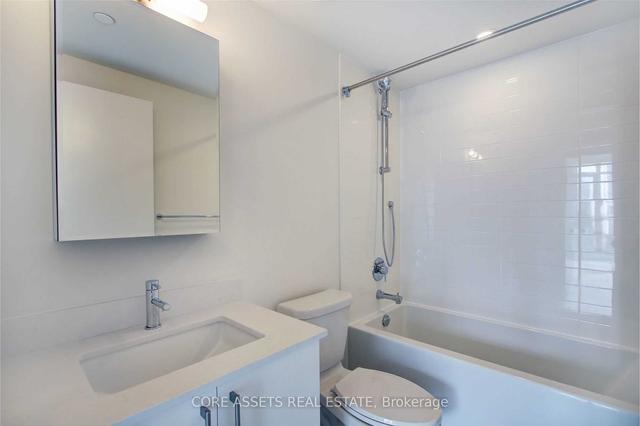 1404w - 27 Bathurst St, Condo with 2 bedrooms, 2 bathrooms and 1 parking in Toronto ON | Image 2