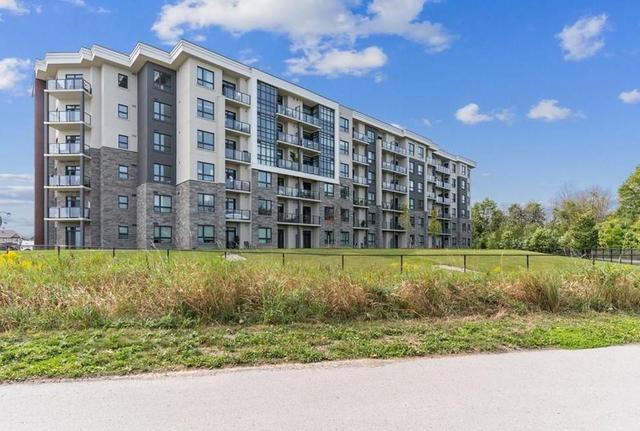 323 - 125 Shoreview Place, Condo with 2 bedrooms, 2 bathrooms and null parking in Hamilton ON | Image 2