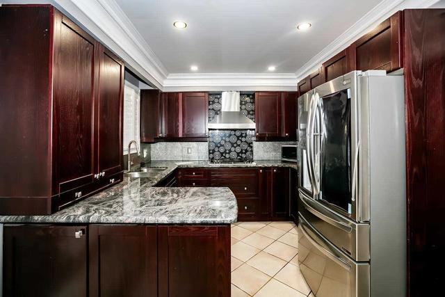 111 Larchmere Ave, House detached with 4 bedrooms, 4 bathrooms and 10 parking in Toronto ON | Image 7
