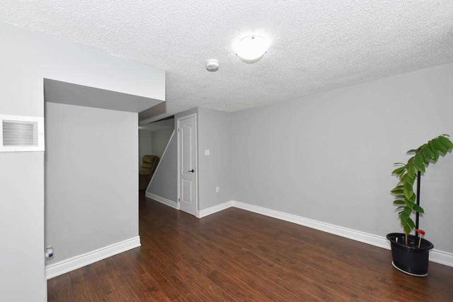 73 Moregate Cres, Townhouse with 3 bedrooms, 3 bathrooms and 2 parking in Brampton ON | Image 15