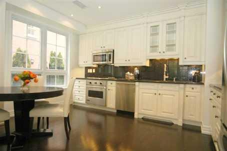 th 11 - 21 Burkebrook Pl, Townhouse with 3 bedrooms, 3 bathrooms and 2 parking in Toronto ON | Image 5