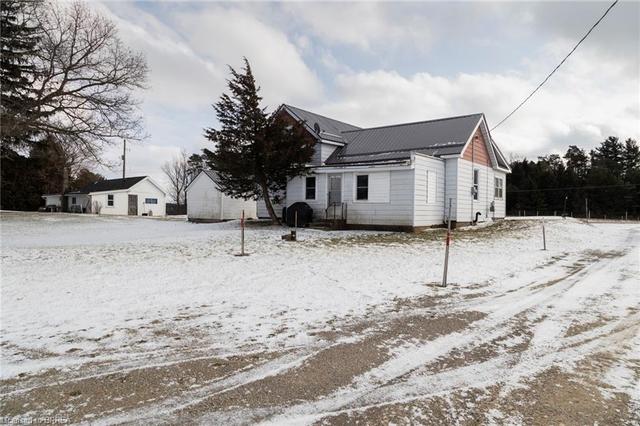 3211 Hwy 3 Highway, House detached with 3 bedrooms, 1 bathrooms and 3 parking in Norfolk County ON | Image 5