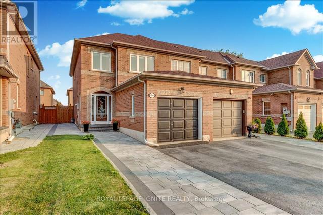 104 Lucena Cres, House attached with 3 bedrooms, 3 bathrooms and 3 parking in Vaughan ON | Image 4
