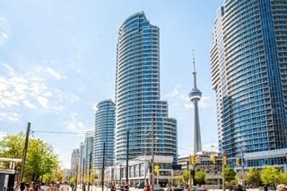 1604 - 208 Queens Quay W, Condo with 1 bedrooms, 2 bathrooms and 1 parking in Toronto ON | Image 1