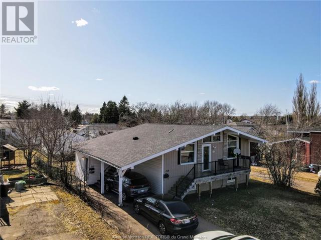 214 Edgett Ave, House detached with 4 bedrooms, 2 bathrooms and null parking in Moncton NB | Image 1