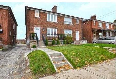 288 Oakwood Ave, House semidetached with 3 bedrooms, 3 bathrooms and 2 parking in Toronto ON | Image 1