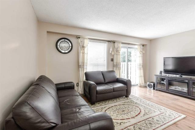 192 Cresthaven Rd, Townhouse with 3 bedrooms, 2 bathrooms and 2 parking in Brampton ON | Image 4