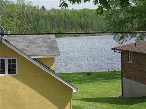 50 North Water St, House detached with 4 bedrooms, 2 bathrooms and 3 parking in Kawartha Lakes ON | Image 2