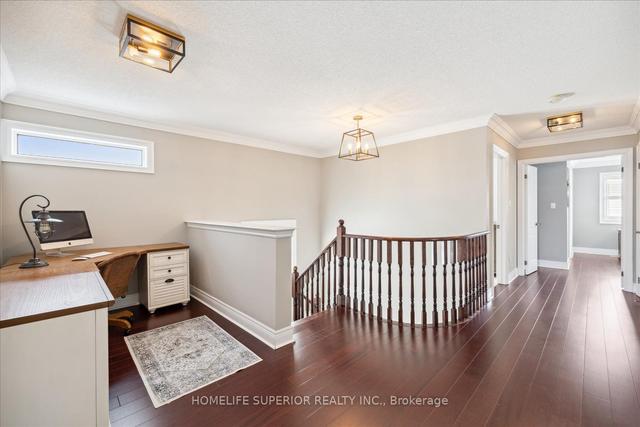 2 Rockland Cres, House detached with 4 bedrooms, 4 bathrooms and 4 parking in Whitby ON | Image 10