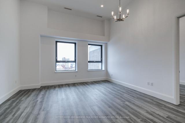lph16 - 118 King St E, Condo with 2 bedrooms, 1 bathrooms and 1 parking in Hamilton ON | Image 4