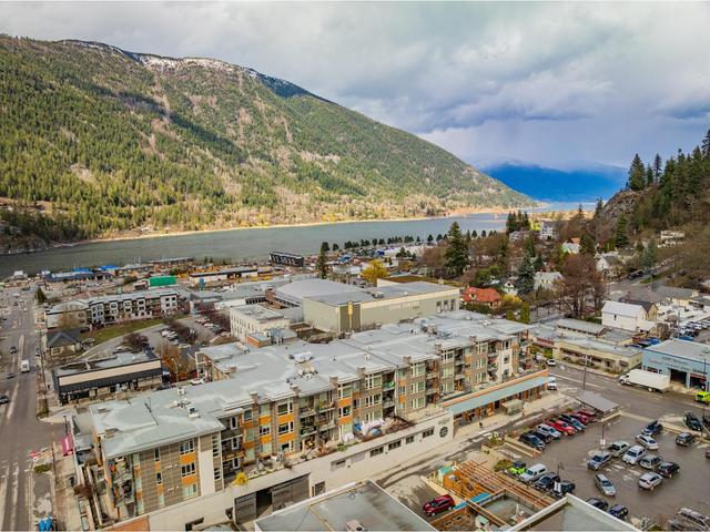 317 - 710 Vernon Street, Condo with 3 bedrooms, 2 bathrooms and 1 parking in Nelson BC | Image 7