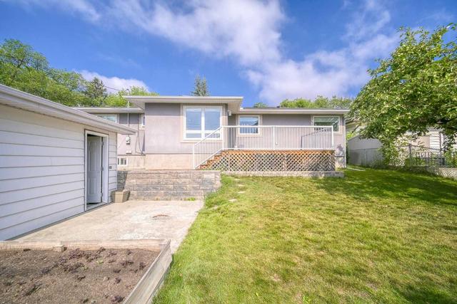68 Malibou Road Sw, House detached with 4 bedrooms, 3 bathrooms and 2 parking in Calgary AB | Image 27
