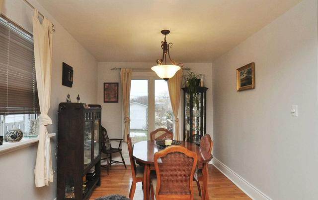 25 Neilson Ave, House detached with 2 bedrooms, 2 bathrooms and 3 parking in Toronto ON | Image 13