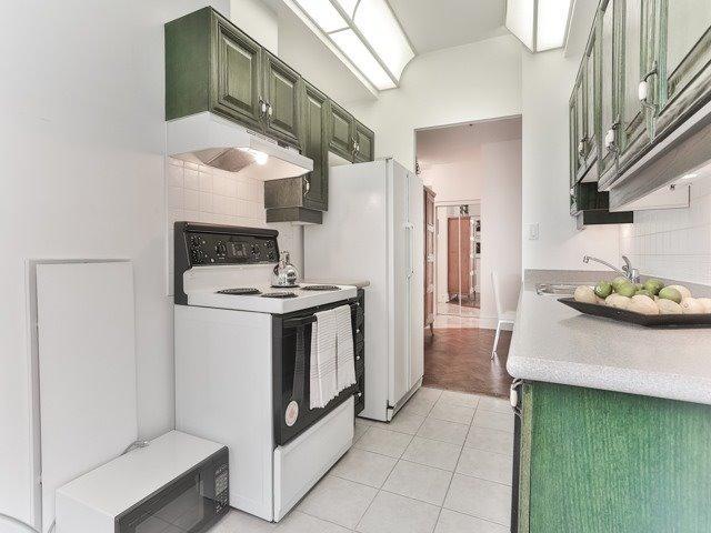 Lph08 - 38 Avoca Ave, Condo with 2 bedrooms, 2 bathrooms and 1 parking in Toronto ON | Image 12