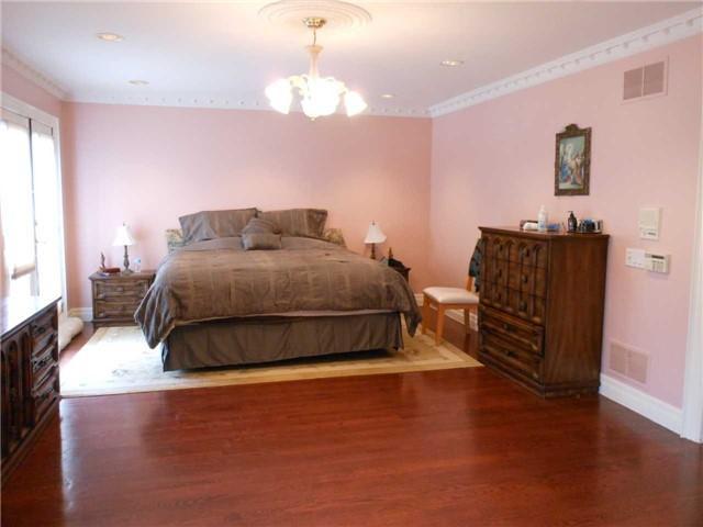 2 Muir Ave, House detached with 4 bedrooms, 5 bathrooms and 4 parking in Toronto ON | Image 14