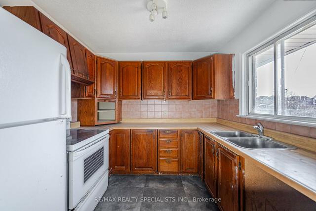 12148 Hurontario St, House detached with 3 bedrooms, 1 bathrooms and 6 parking in Brampton ON | Image 8