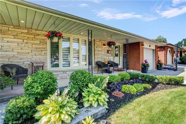 15 Stodola Drive, House detached with 4 bedrooms, 2 bathrooms and 3 parking in Brantford ON | Image 38