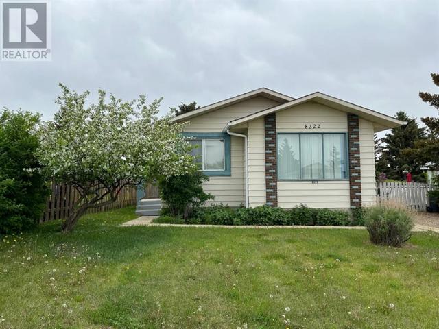 8322 101 Avenue, House detached with 3 bedrooms, 1 bathrooms and 2 parking in Peace River AB | Card Image
