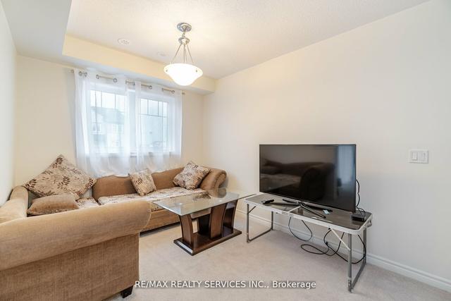 35 Nearco Cres, House attached with 2 bedrooms, 2 bathrooms and 2 parking in Oshawa ON | Image 9