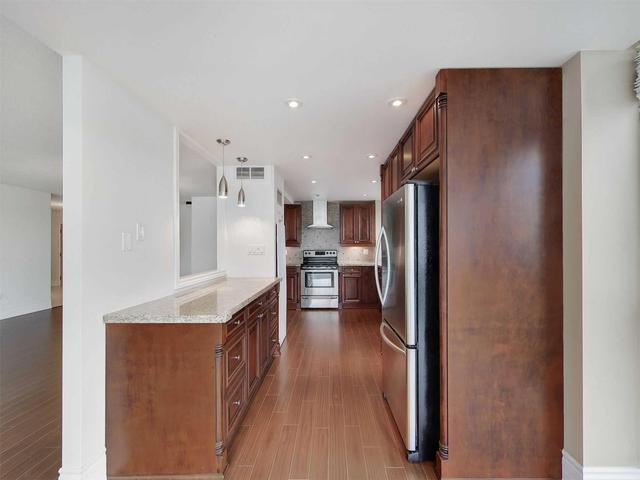 1001 - 5 Concorde Pl, Condo with 2 bedrooms, 2 bathrooms and 1 parking in Toronto ON | Image 13