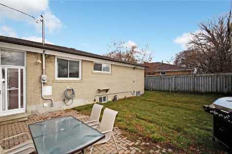 1013 Hutchison Ave, House semidetached with 3 bedrooms, 1 bathrooms and 2 parking in Whitby ON | Image 5