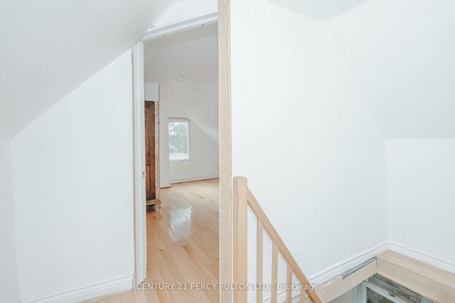 128 Barrington Ave, House detached with 7 bedrooms, 5 bathrooms and 4 parking in Toronto ON | Image 11