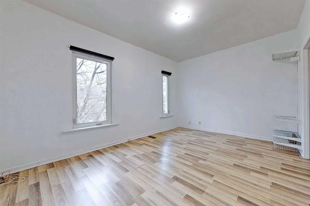 upper - 370 Delaware Ave, House semidetached with 2 bedrooms, 1 bathrooms and 0 parking in Toronto ON | Image 3