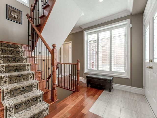 4 Portia St, House detached with 4 bedrooms, 4 bathrooms and 4 parking in Toronto ON | Image 3