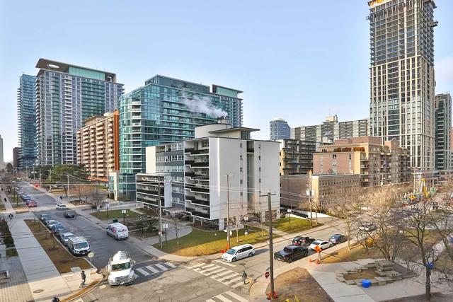 405 - 185 Roehampton Ave, Condo with 1 bedrooms, 1 bathrooms and 0 parking in Toronto ON | Image 16