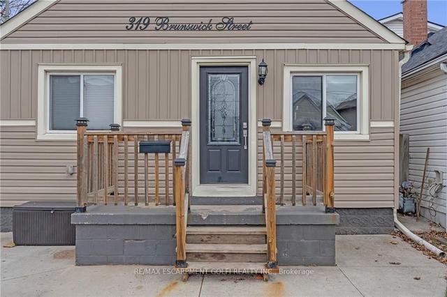 319 Brunswick St, House detached with 2 bedrooms, 2 bathrooms and 2 parking in Hamilton ON | Image 23