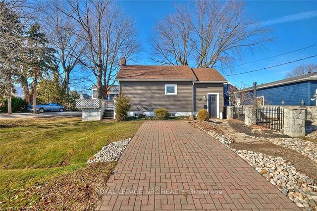 10 Colton Ave, House detached with 1 bedrooms, 1 bathrooms and 2 parking in St. Catharines ON | Image 12