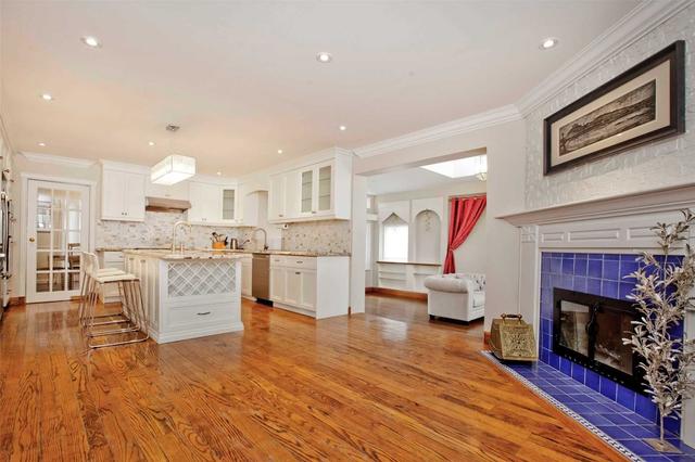 8 Canadiana Dr, House detached with 4 bedrooms, 5 bathrooms and 6 parking in Markham ON | Image 14