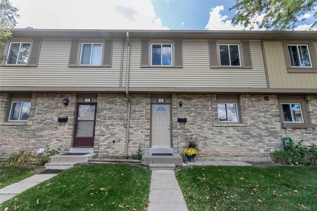 11 - 57 Hansen Rd, Townhouse with 3 bedrooms, 2 bathrooms and 1 parking in Brampton ON | Image 1