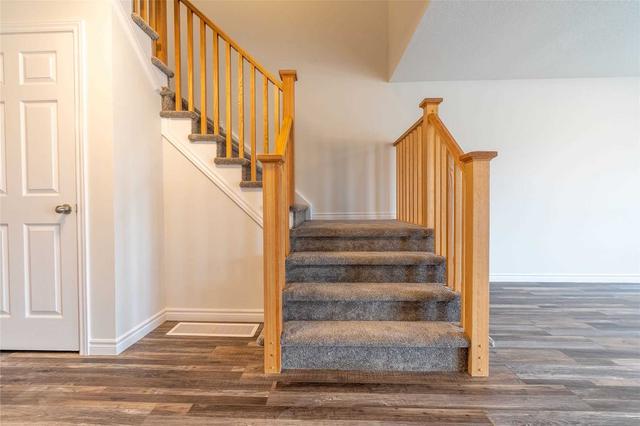 2974 Turner Cres, House attached with 4 bedrooms, 3 bathrooms and 2 parking in London ON | Image 9