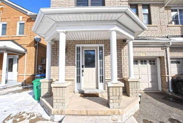 27 Farthingale Cres, House semidetached with 4 bedrooms, 3 bathrooms and 3 parking in Brampton ON | Image 12