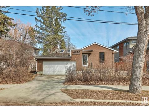 14330 Park Dr Nw, House detached with 2 bedrooms, 2 bathrooms and null parking in Edmonton AB | Card Image